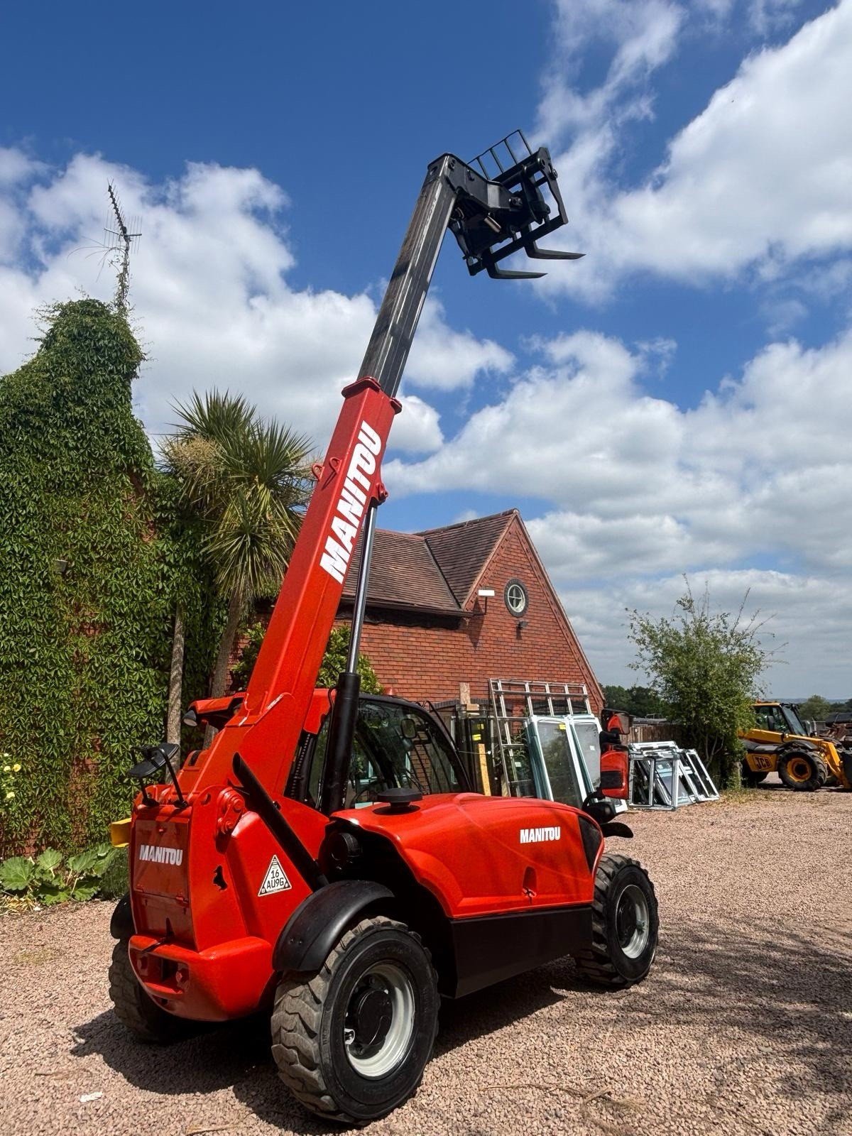 MANITOU MT 625 H COMFORT AVEC ACCESSOIRES